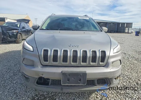 2015 Jeep Cherokee Latitude z USA, uszkodzony, nr VIN 1C4PJMCB6FW744546